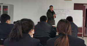 魯東環(huán)保對客戶進行反滲透日常維護、故障診斷技術(shù)培訓(xùn)